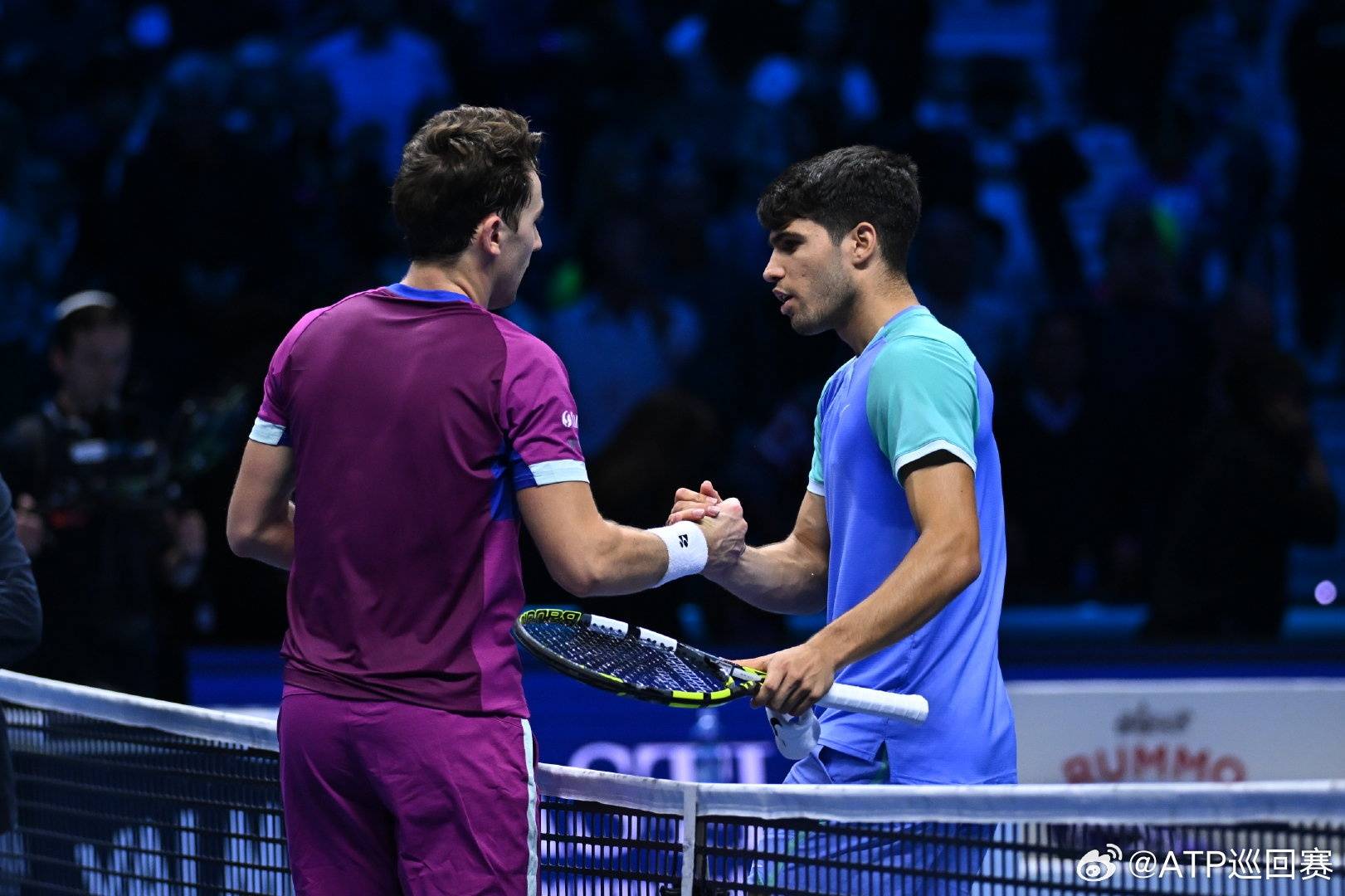 ATP总决赛阿尔卡拉斯首秀不敌鲁德，兹维列夫击败卢布列夫，辛纳领取年终第一奖杯