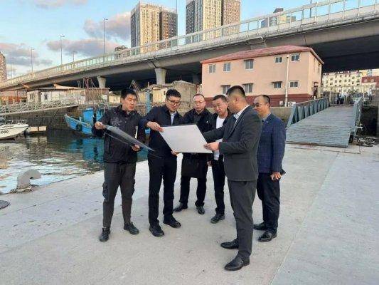 山东海警局考察调研青岛小港湾休闲海钓：助力凯撒海湾产业升级