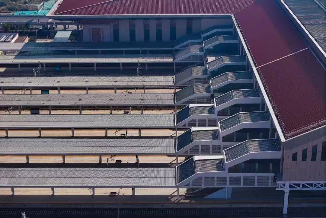 ​扩建完成投用！贵州省第二大高铁站——贵安站焕新登场