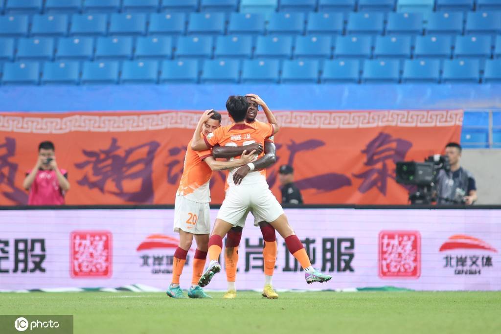中超转会风向标：冬季转会窗正式开启 津门虎敲定西乙中场