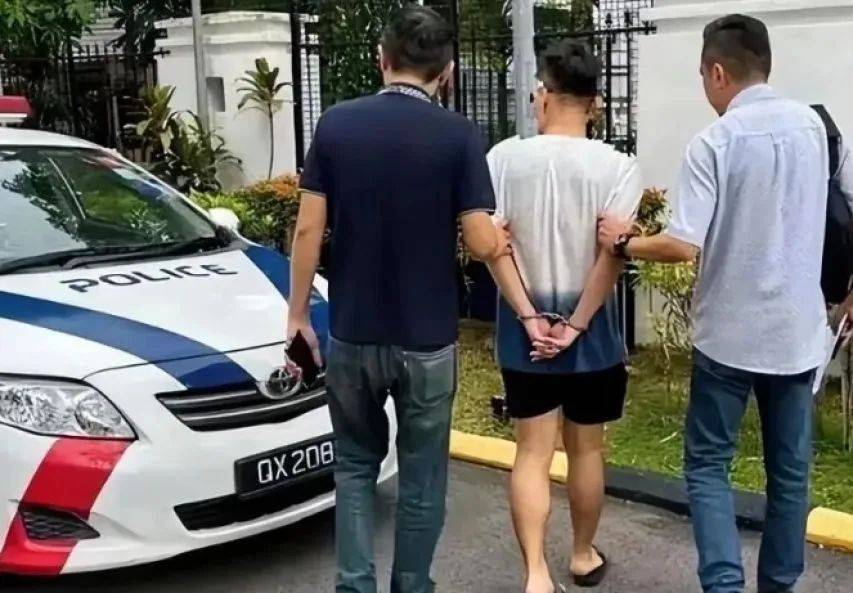 “第二个乌克兰”浮现？连夜遣返上百名中国人！中方罕见表示支持