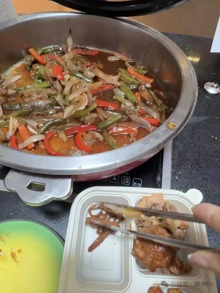 上海五星级酒店，突然大排长龙！25元装满满一盒，菜品可自选，市民直呼划算