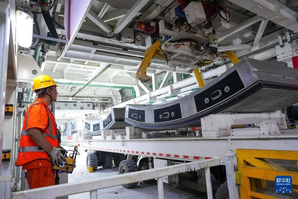 山东:济南航天大道黄河隧道南线盾构掘进突破2000米